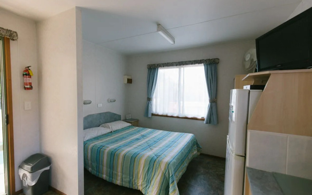 Wonboyn Cabins & Caravan Park