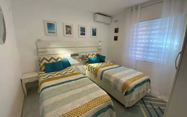 Villa With Pool, Walk to Beach, Restaurants, Shops