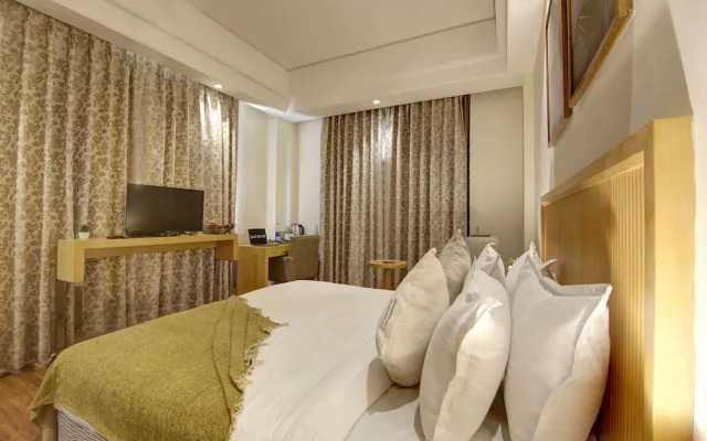 Saltstayz Select - Galleria Market & Golf Course Road
