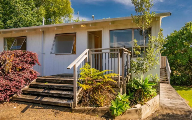 Cooks Beach Cutie - Cooks Beach Holiday Home