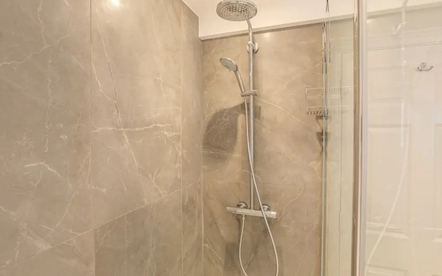 7 Thurlestone Rock