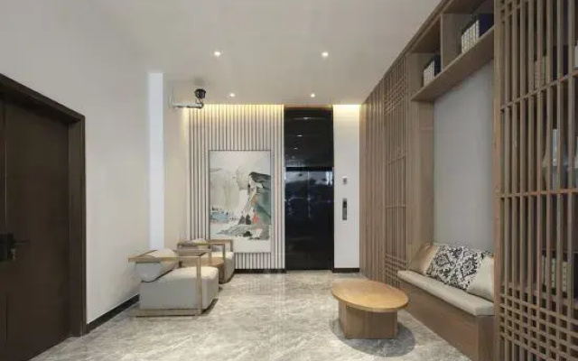 Moshe Hotel (Xihua Oriental International)