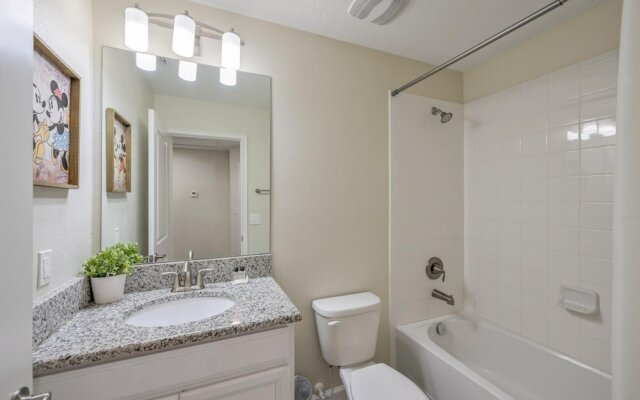 Luxury Storey Lake Retreat - Spacious Disney-near