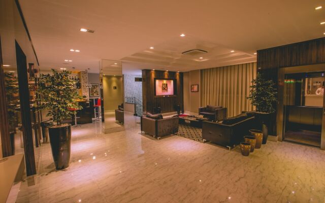Prado Hotel Business