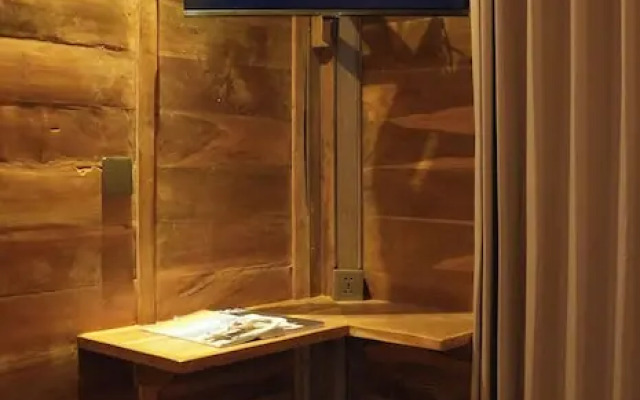 Devani Resort Sidemen