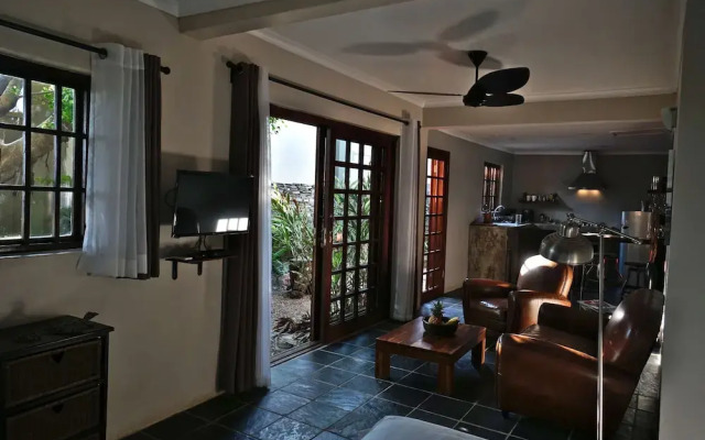 Villa La Mercy Guest Suite