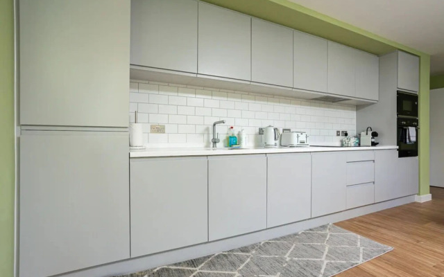 Amazing 2 Bedroom Apartment With Views of Edinburgh Castle