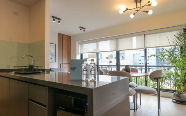 w Phenomenal 2BR With Balcony in San Isidro