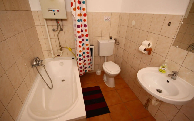 Pal's Hostel & Apartments