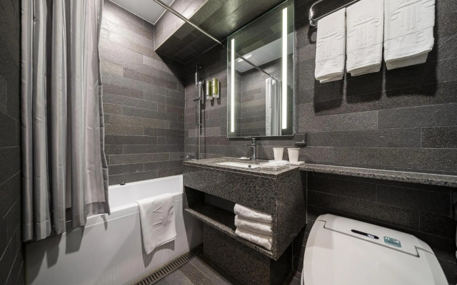 Layers Hotel Busan Hadan