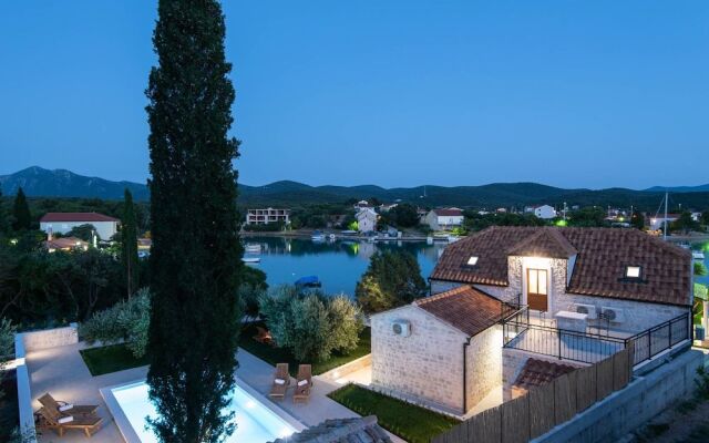 Holiday Villa Lovište Paradise