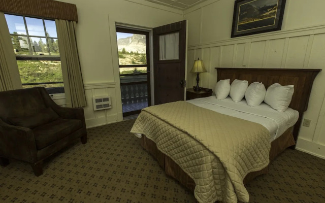 Many Glacier Hotel - Inside the Park