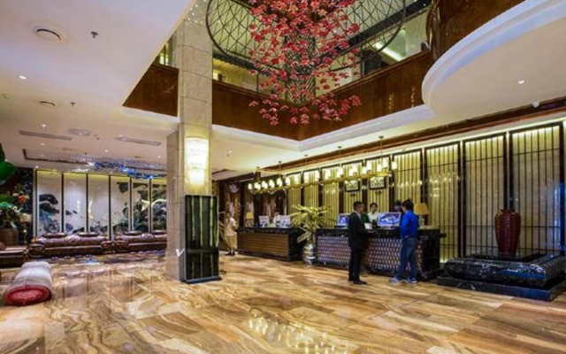 Oriental Hawaii Hotel (Heihe Central Pedestrian Street Shop)