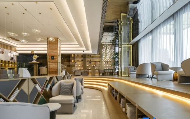 Huaihua Atour Hotel (Wanda Plaza South High-speed Railway Station)