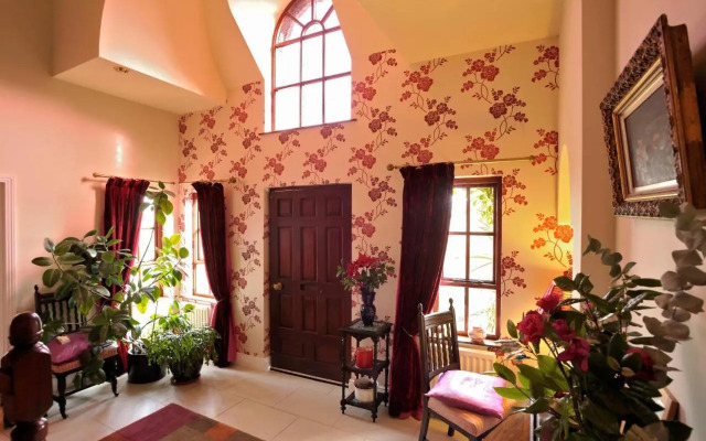 Pinewood Lodge Bed And Breakfast