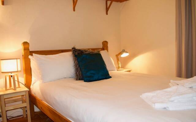 Central 3 Bedroom Next to Leafy Meadows