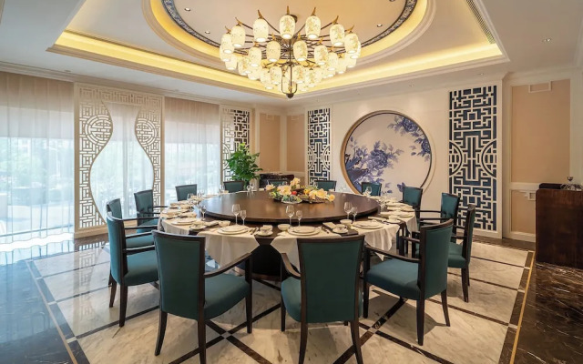 Serene Yuhua Hotel
