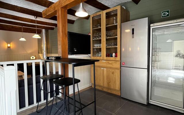 Ardennes farmhouse with heated indoor pool and bubble bath