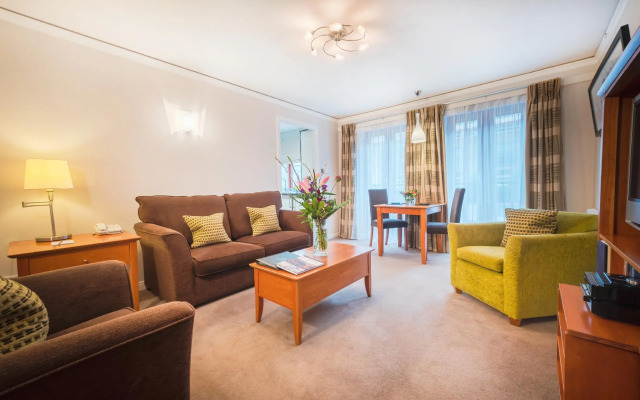 The Knight Residence Apartments by Mansley