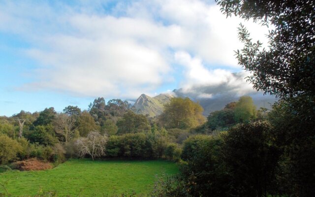 Apartment With one Bedroom in Llanes, With Wonderful Mountain View, Fu