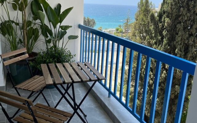 White Arches Sea View Apt No 2