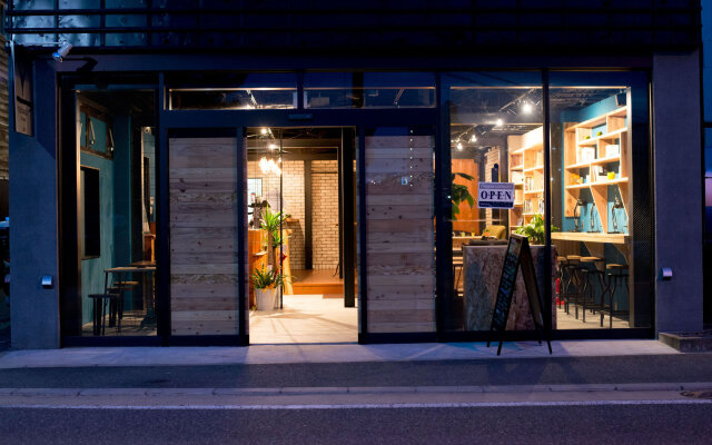 TONAGI Hostel & Cafe