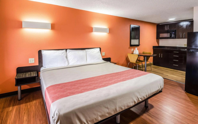 Motel 6 Troutville, VA