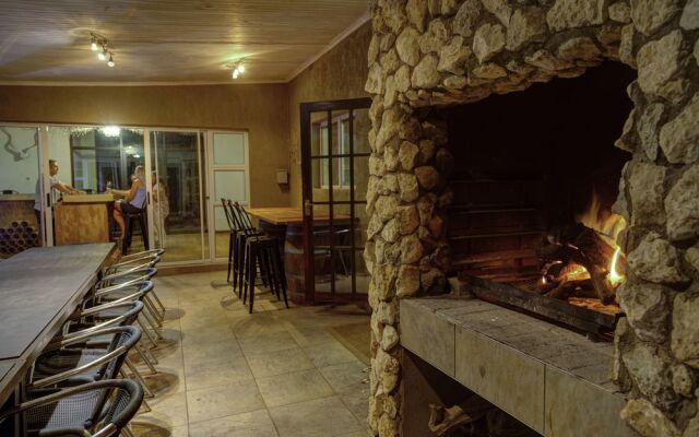 Naankuse Travellers Inn - Hostel