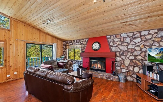034 Menlo Suite Cabin