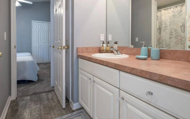 Spacious 4 bed 3 Bath Pool Home