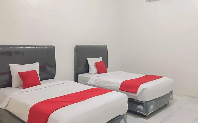OYO 1705 Lyfriska Residence Syariah