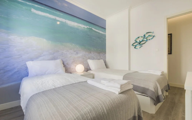 Cozy Seaview Apartment