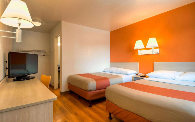 Motel 6 Westminster South - Long Beach - Image 6