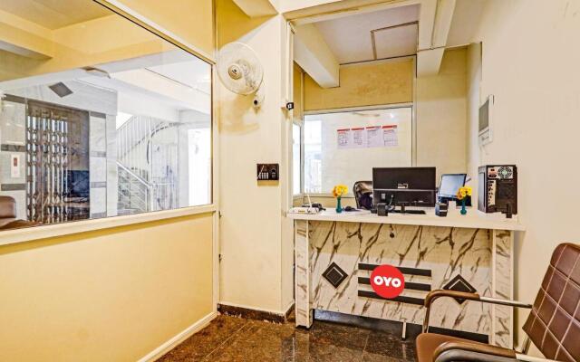 OYO 70119 Happy stay Hotels