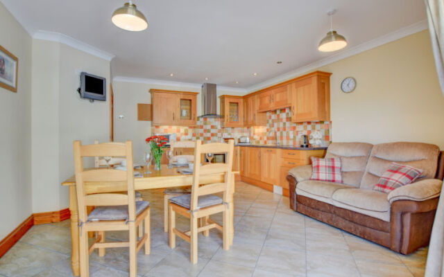 Holiday Home Bwthyn Cadair