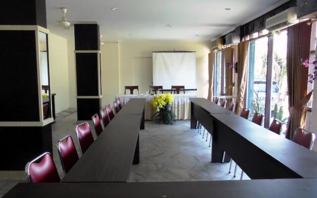 OYO 2487 Sampurna Jaya Hotel