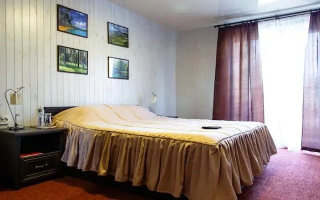 Iskander Hotel