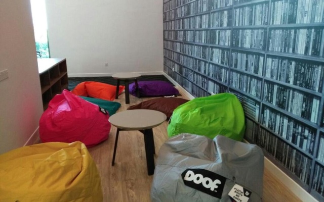 2 Guests, Bali-Style Studio 27 Cybersquare, Cyberjaya by Flexihome-MY – Hotel Rooms – Cyberjaya