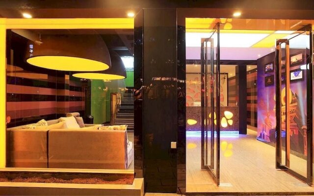 Guilin Kalai Film Theme Hotel