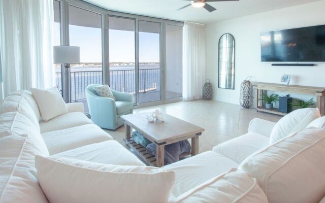 Breathtaking Bay Views. - Unit Crb0606