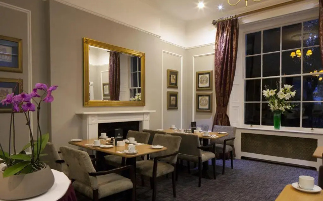 Lancaster Hotel
