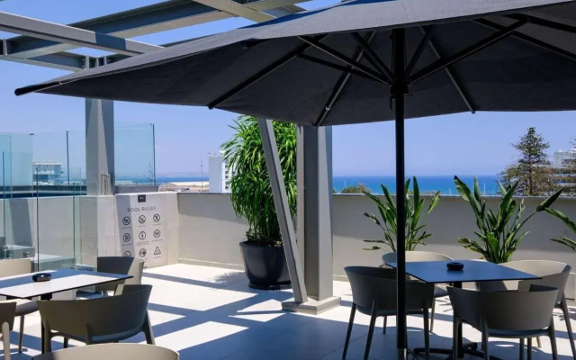 Mercure Larnaca Finikoudes Beach