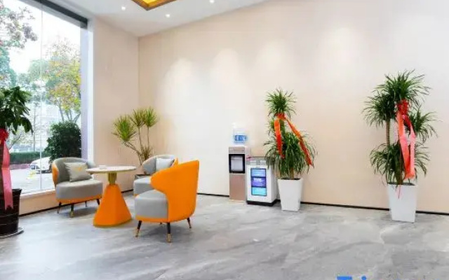 Lily Smart Hotel (Fuyang Economic Development Zone No.5 Middle School)