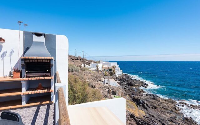 Luminous Loft Apt. ¨above¨ the Atlantic Ocean