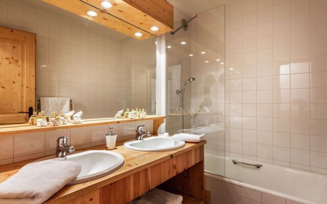 Savoyards and rustic apartment in the heart of Val d'Isère