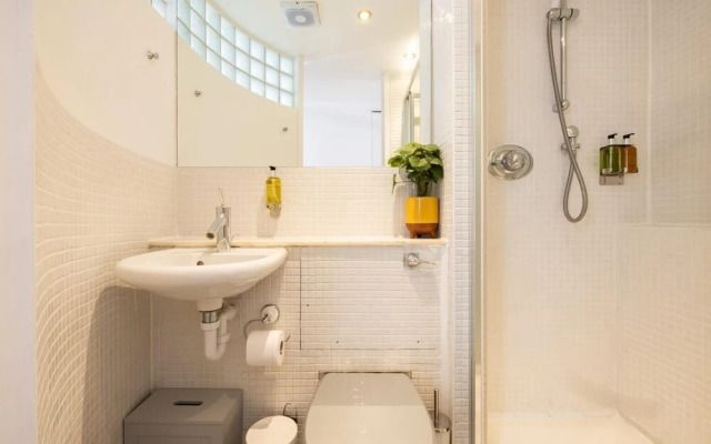 Stylish 2 Bedroom Warehouse Loft - Central Soho