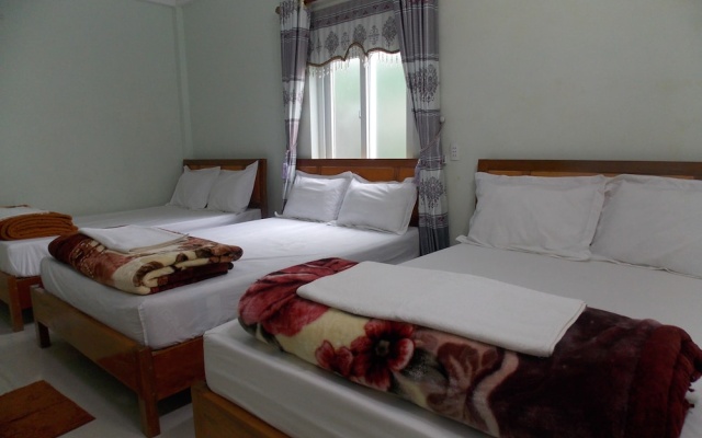 Rose Hotel – Guest Rooms – Phong Nha