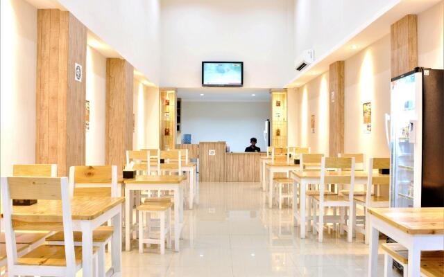 ZEN Rooms Basic Pegangsaan Kelapa Gading