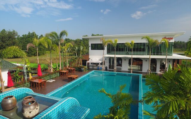 IP Plus Resort Chanthaburia - Halal Hotel
