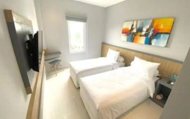 Front One Hotel Gresik